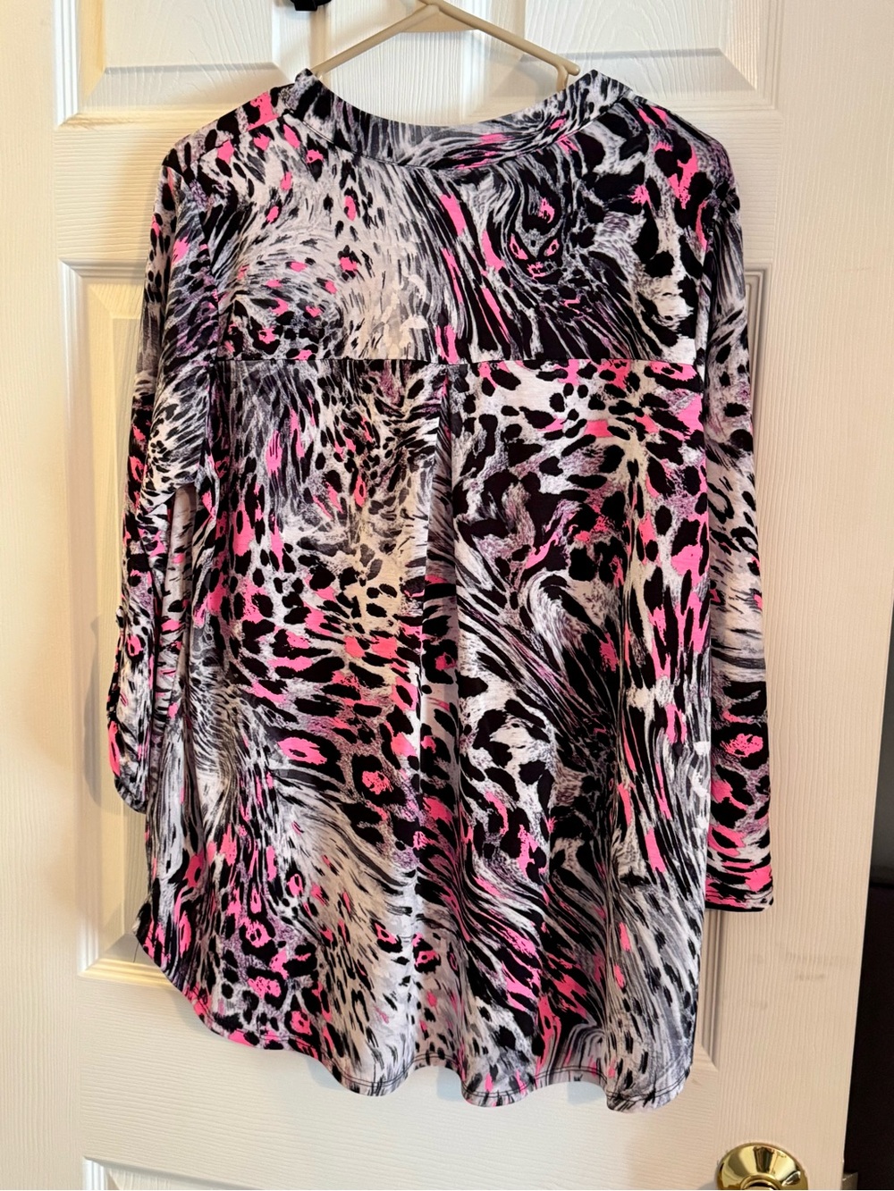 Women's V-Neck Animal Print Top in Black and Pink - Picture 5 of 5